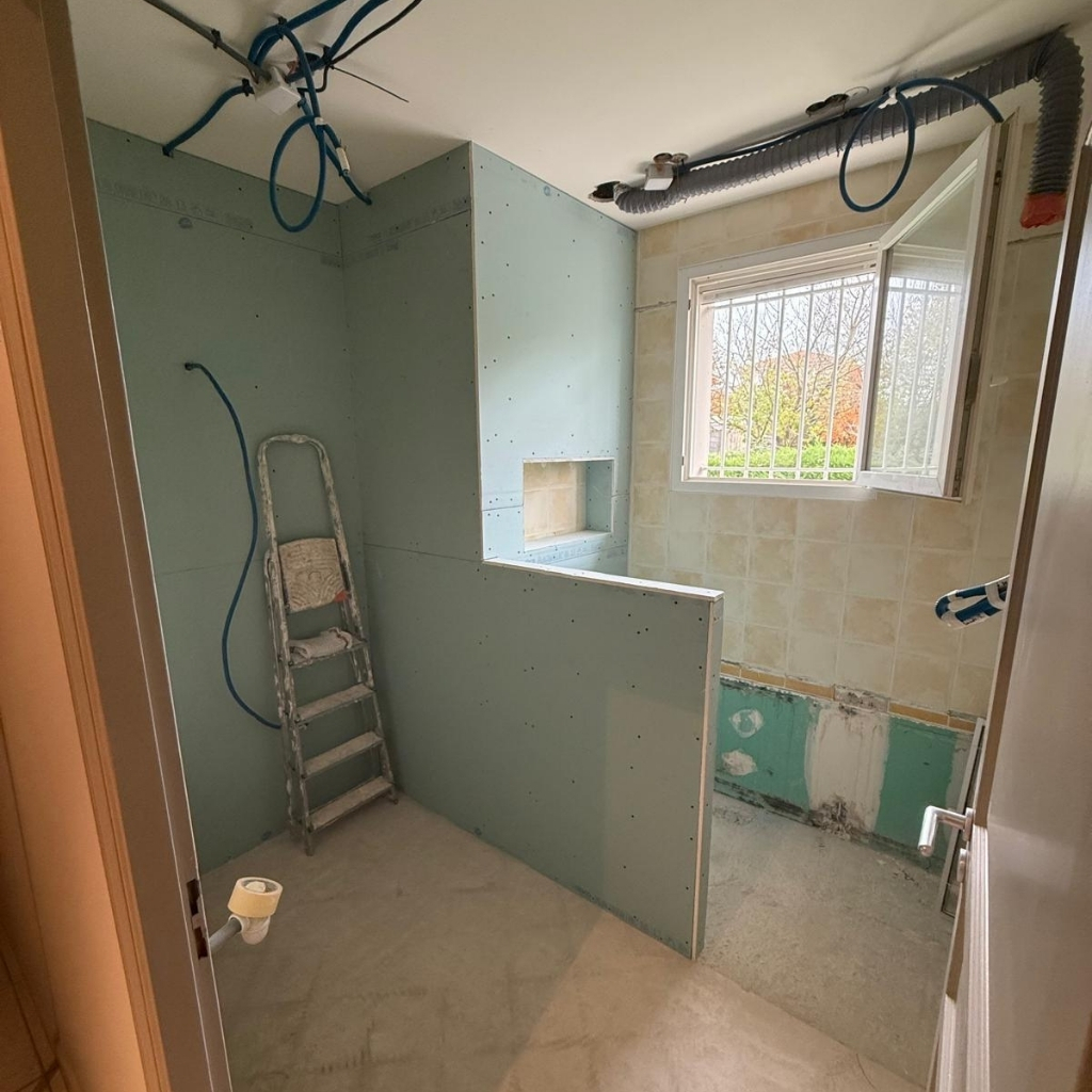 Avant rénovation plafond intérieur