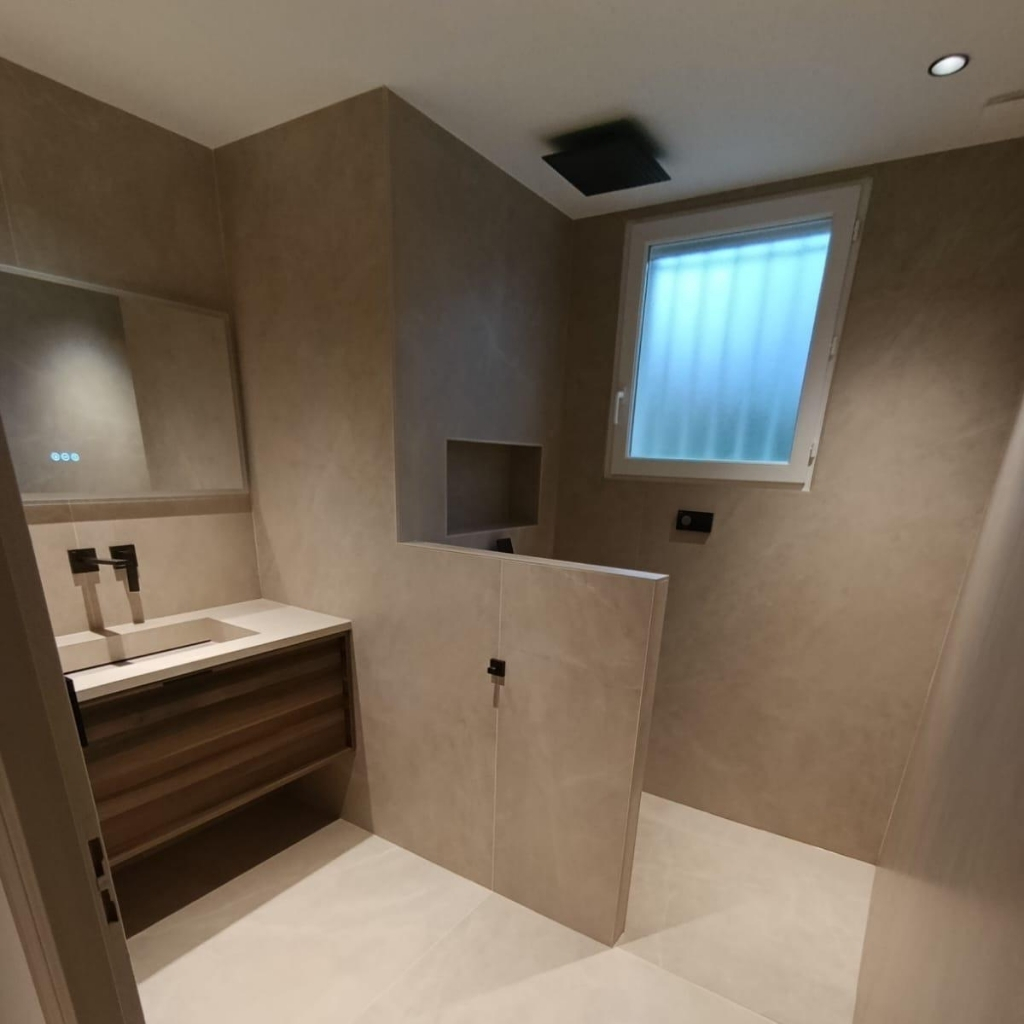 Après réalisation plafond décoratif avec éclairage LED